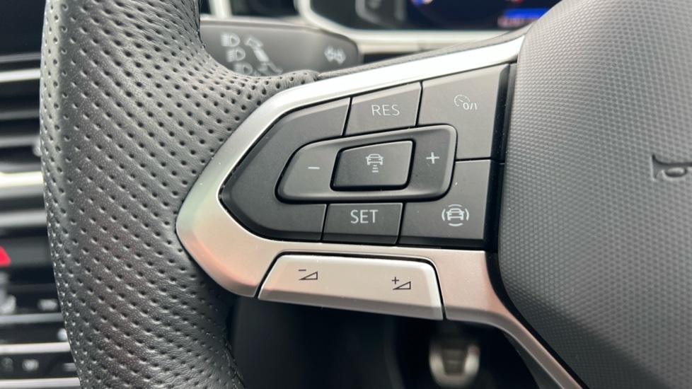 Used Volkswagen T-Roc 2025 for sale - 76873532: Photo 31