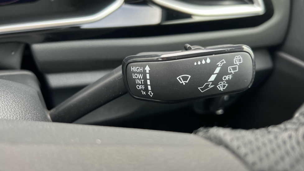 Used Volkswagen T-Roc 2025 for sale - 76873532: Photo 32