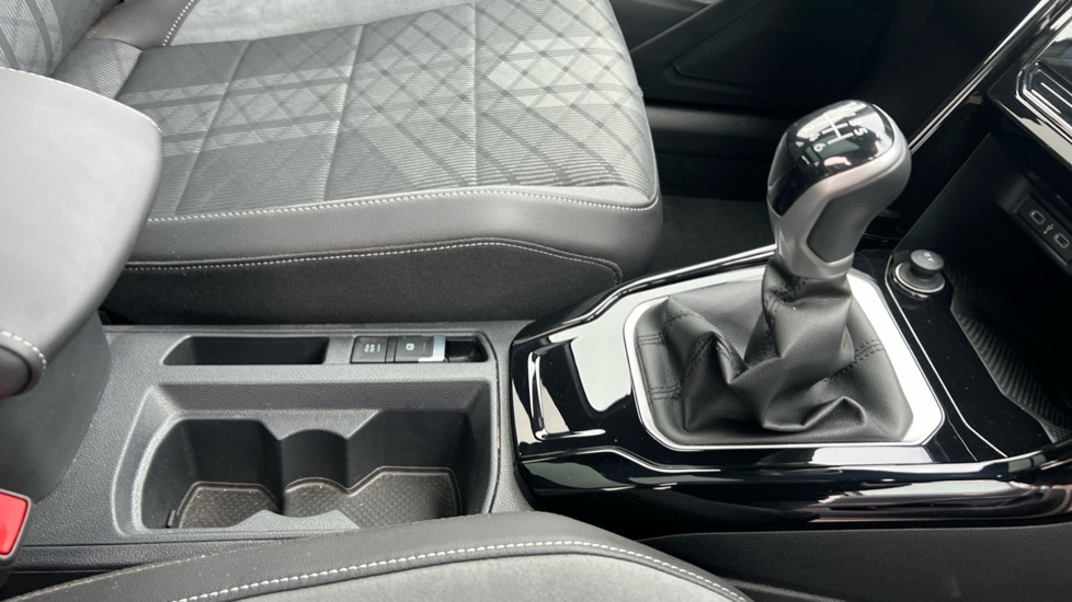 Used Volkswagen T-Roc 2025 for sale - 76873532: Photo 35