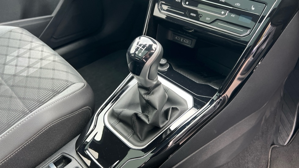 Used Volkswagen T-Roc 2025 for sale - 76873532: Photo 36