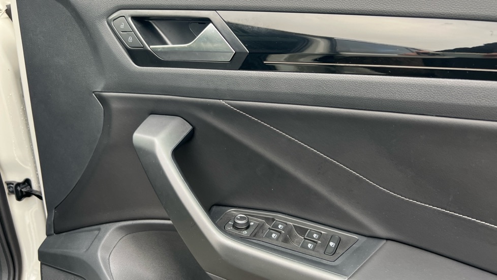 Used Volkswagen T-Roc 2025 for sale - 76873532: Photo 37