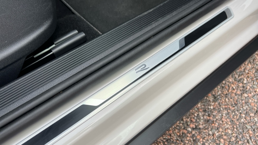 Used Volkswagen T-Roc 2025 for sale - 76873532: Photo 40