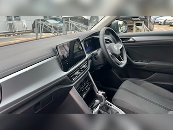 Used Volkswagen T-Roc 2025 for sale - 76441943: Photo