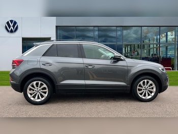 Used Volkswagen T-Roc 2025 for sale - 76441943: Photo