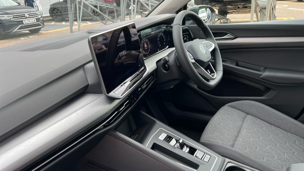 Used Volkswagen Golf 2025 for sale - 76873859: Photo 2