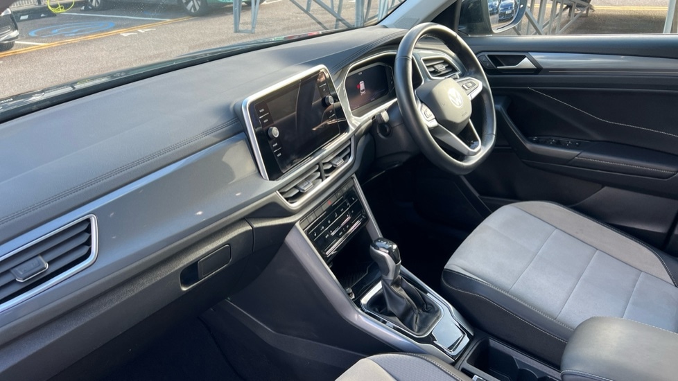 Used Volkswagen T-Roc 2024 for sale - 76575007: Photo 2