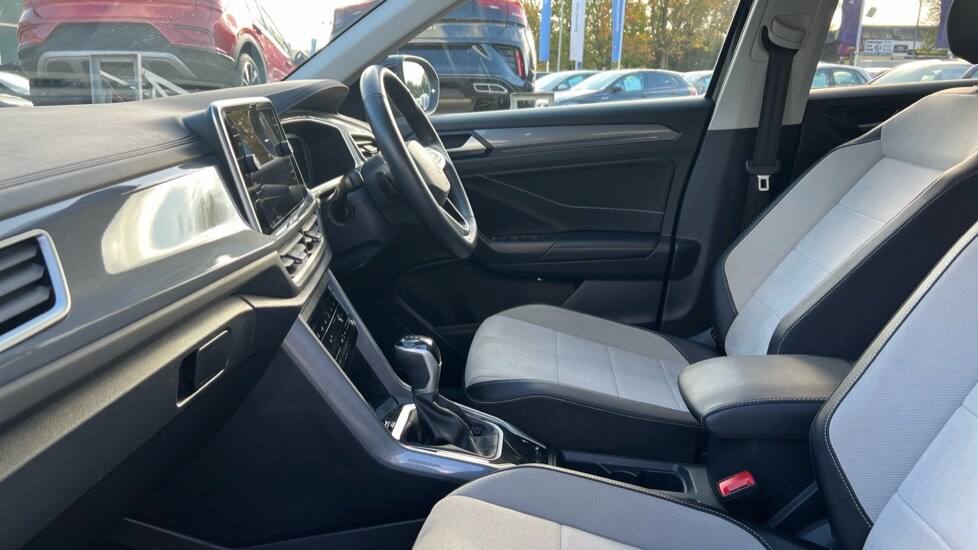 Used Volkswagen T-Roc 2024 for sale - 76575007: Photo 28