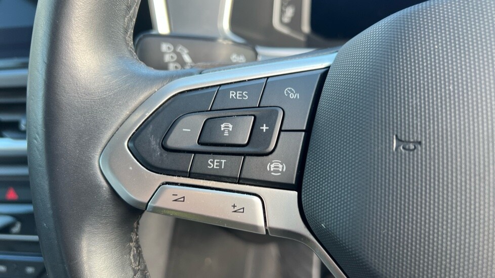 Used Volkswagen T-Roc 2024 for sale - 76575007: Photo 31