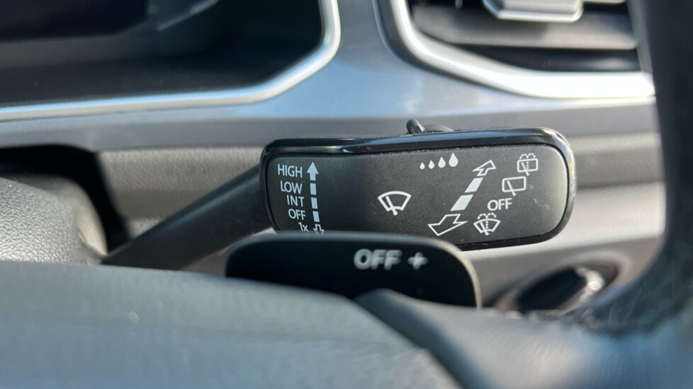 Used Volkswagen T-Roc 2024 for sale - 76575007: Photo 32