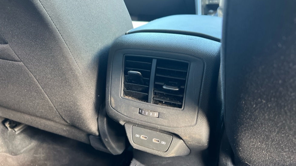 Used Volkswagen T-Roc 2024 for sale - 76575007: Photo 34