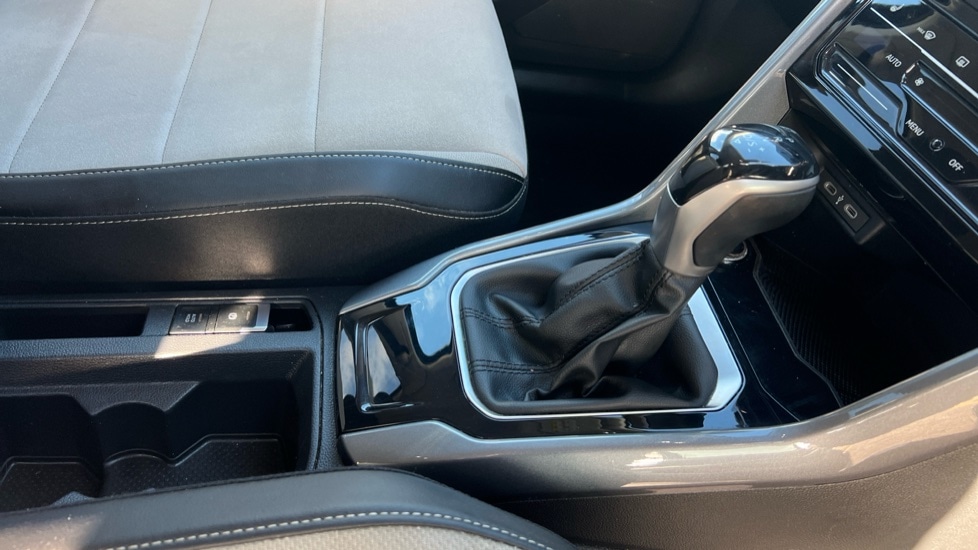 Used Volkswagen T-Roc 2024 for sale - 76575007: Photo 35