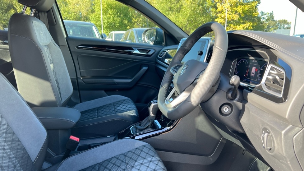 Used Volkswagen T-Roc 2025 for sale - 76870245: Photo 26