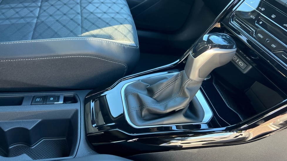 Used Volkswagen T-Roc 2025 for sale - 76870245: Photo 35