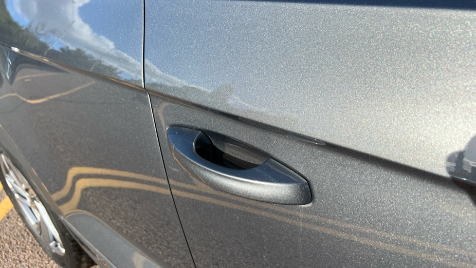 Used Volkswagen T-Roc 2025 for sale - 76870245: Photo 43