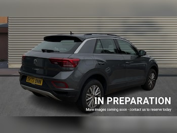 Used Volkswagen T-Roc 2023 for sale - 76321889: Photo