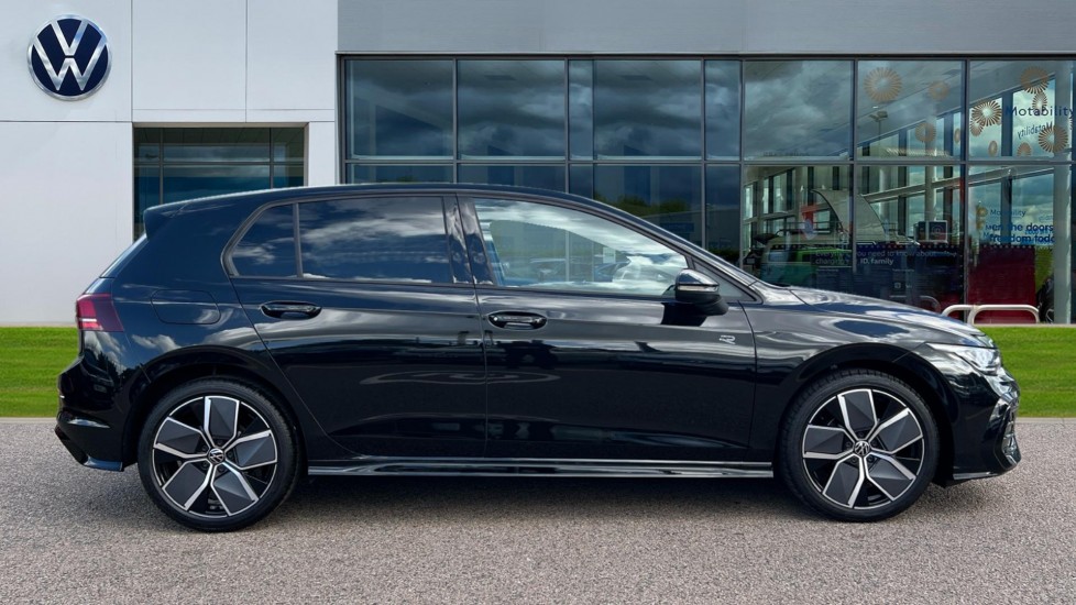 Used Volkswagen Golf 2025 for sale - 76937504: Photo 4