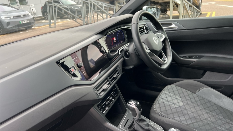 Used Volkswagen Polo 2022 for sale - 76872669: Photo 2