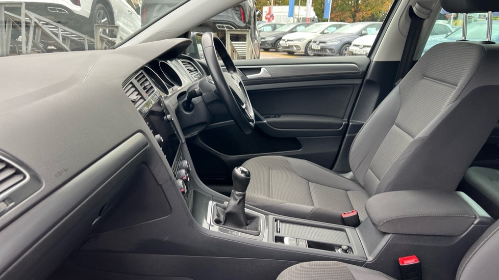 Used Volkswagen Golf 2019 for sale - 77042811: Photo 28