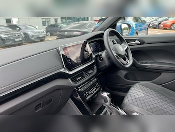 Used Volkswagen T-Cross 2024 for sale - 75276650: Photo