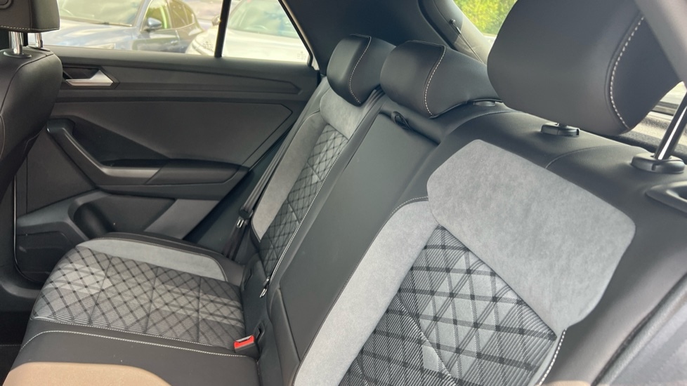 Used Volkswagen T-Roc 2025 for sale - 76400701: Photo 15