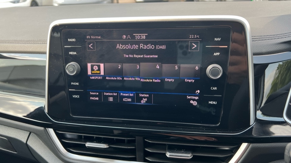 Used Volkswagen T-Roc 2025 for sale - 76400701: Photo 25