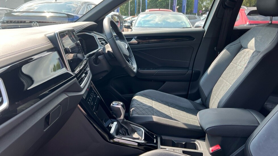 Used Volkswagen T-Roc 2025 for sale - 76400701: Photo 28