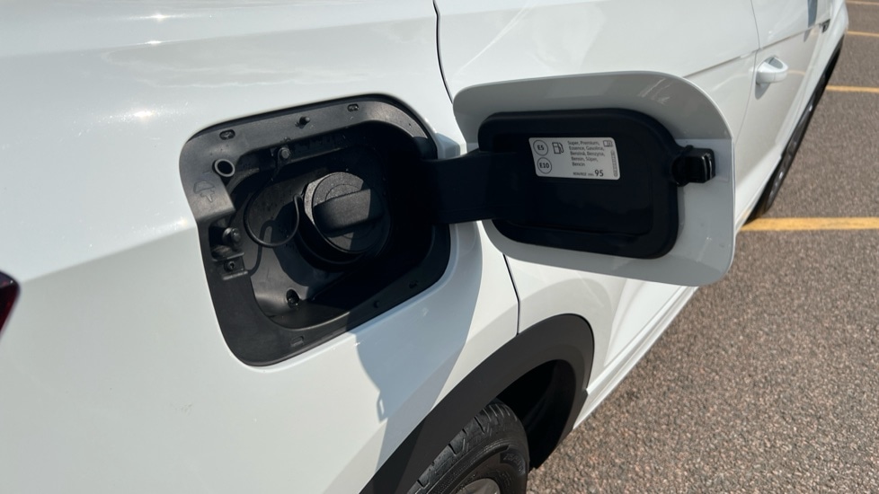 Used Volkswagen T-Roc 2025 for sale - 76400701: Photo 29