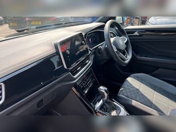 Used Volkswagen T-Roc 2025 for sale - 76400701: Photo