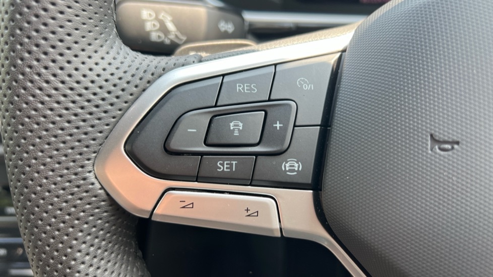 Used Volkswagen T-Roc 2025 for sale - 76400701: Photo 31