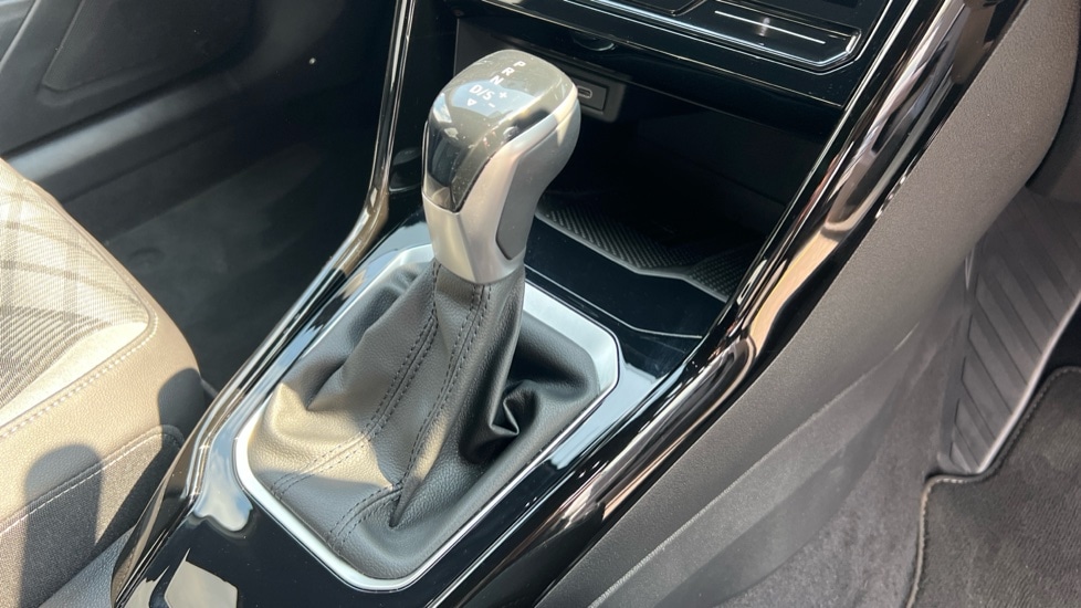 Used Volkswagen T-Roc 2025 for sale - 76400701: Photo 36