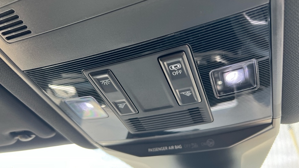 Used Volkswagen T-Roc 2025 for sale - 76400701: Photo 38