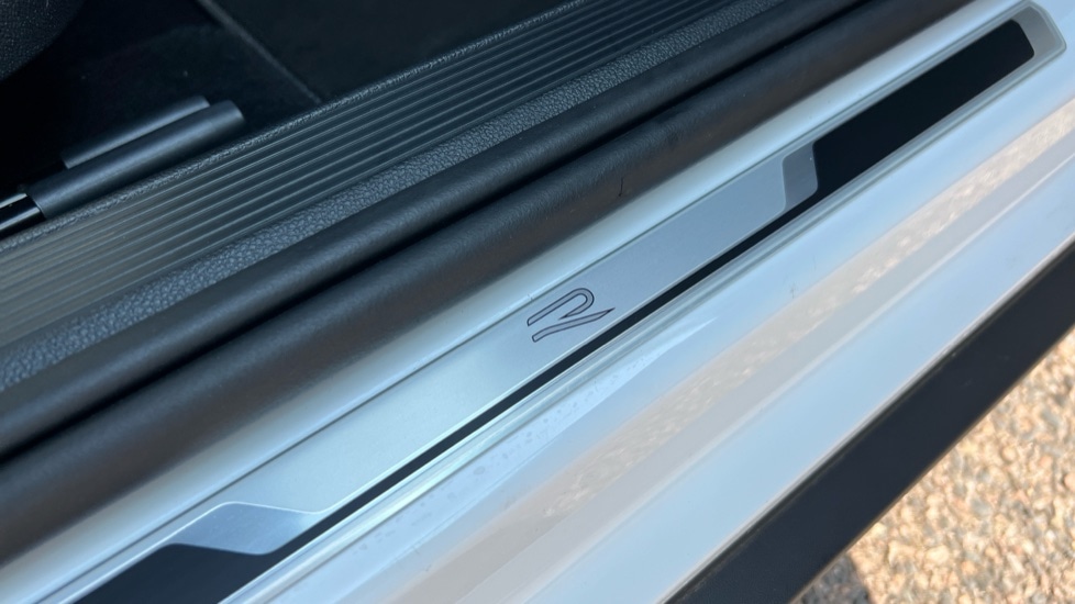 Used Volkswagen T-Roc 2025 for sale - 76400701: Photo 40