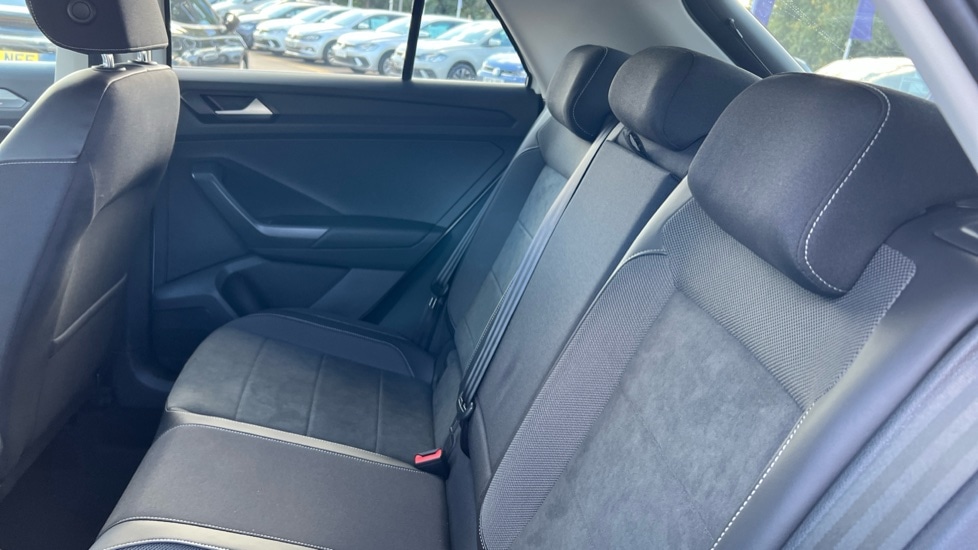 Used Volkswagen T-Roc 2025 for sale - 76328053: Photo 15