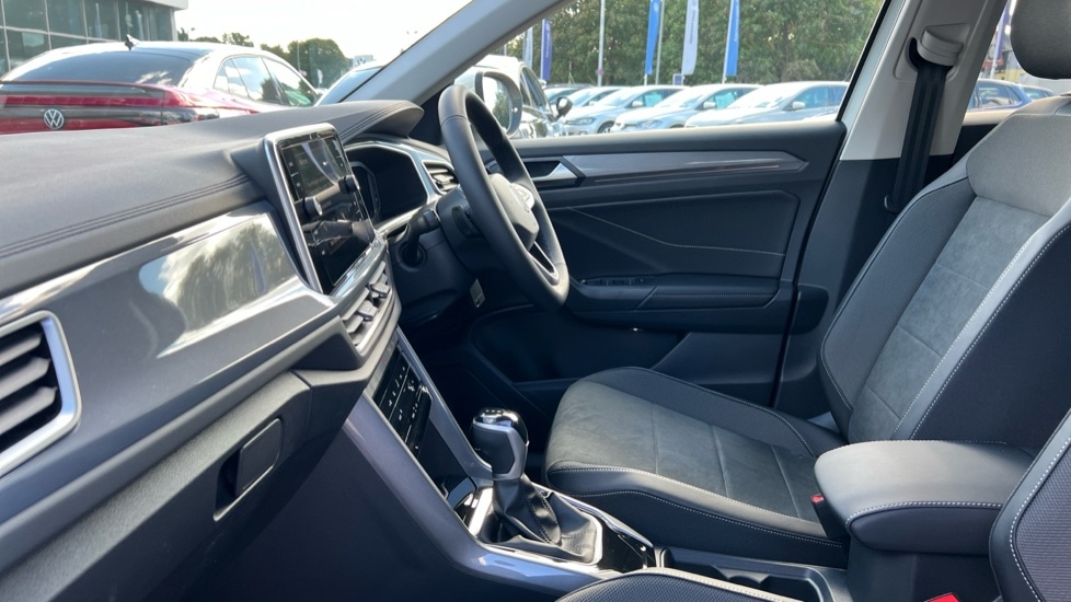 Used Volkswagen T-Roc 2025 for sale - 76328053: Photo 28