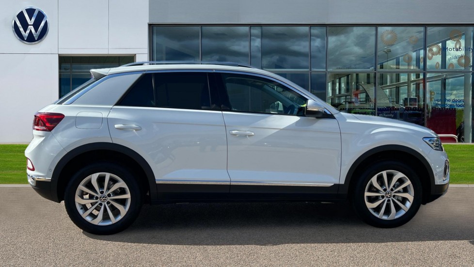 Used Volkswagen T-Roc 2025 for sale - 76328053: Photo 4