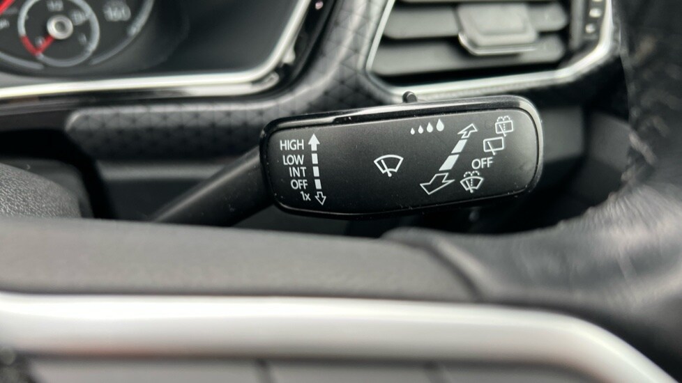 Used Volkswagen T-Cross 2020 for sale - 76180185: Photo 32