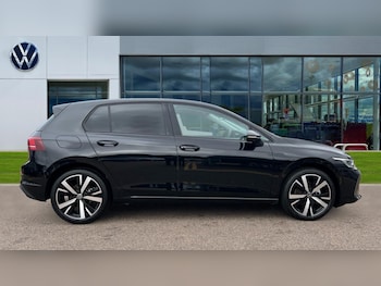 Used Volkswagen Golf 2025 for sale - 76428115: Photo