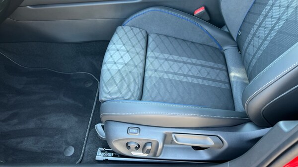 Used Volkswagen Passat 2025 for sale - 74954884: Photo 32