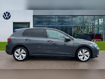 Used Volkswagen Golf 2024 for sale - 76096045: Photo