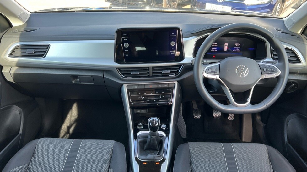 Used Volkswagen T-Roc 2024 for sale - 76037734: Photo 12