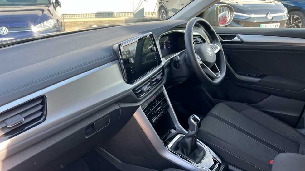 Used Volkswagen T-Roc 2024 for sale - 76037734: Photo 2