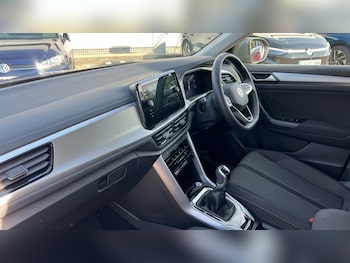 Used Volkswagen T-Roc 2024 for sale - 76037734: Photo 2