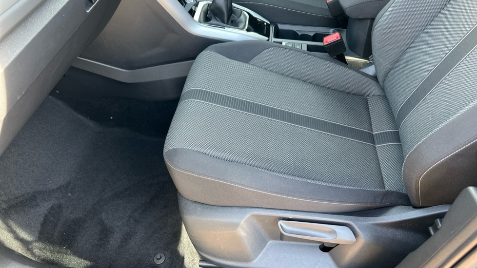 Used Volkswagen T-Roc 2024 for sale - 76037734: Photo 39