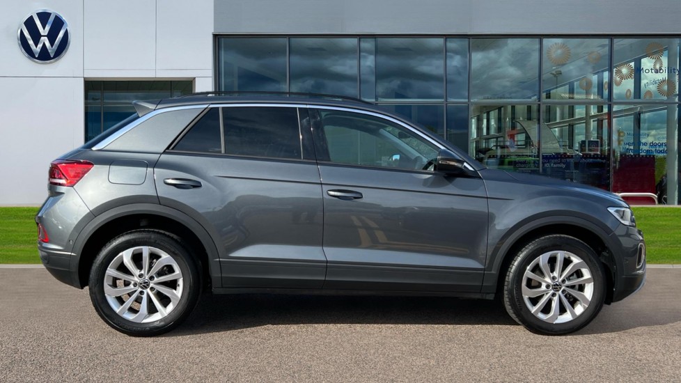 Used Volkswagen T-Roc 2024 for sale - 76037734: Photo 4