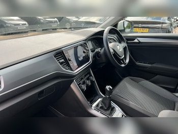 Used Volkswagen T-Roc 2021 for sale - 75322579: Photo