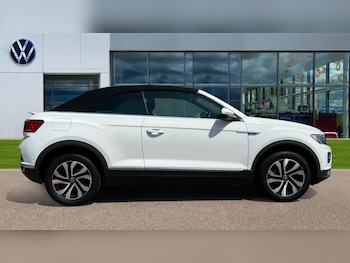 Used Volkswagen T-Roc 2021 for sale - 75288115: Photo