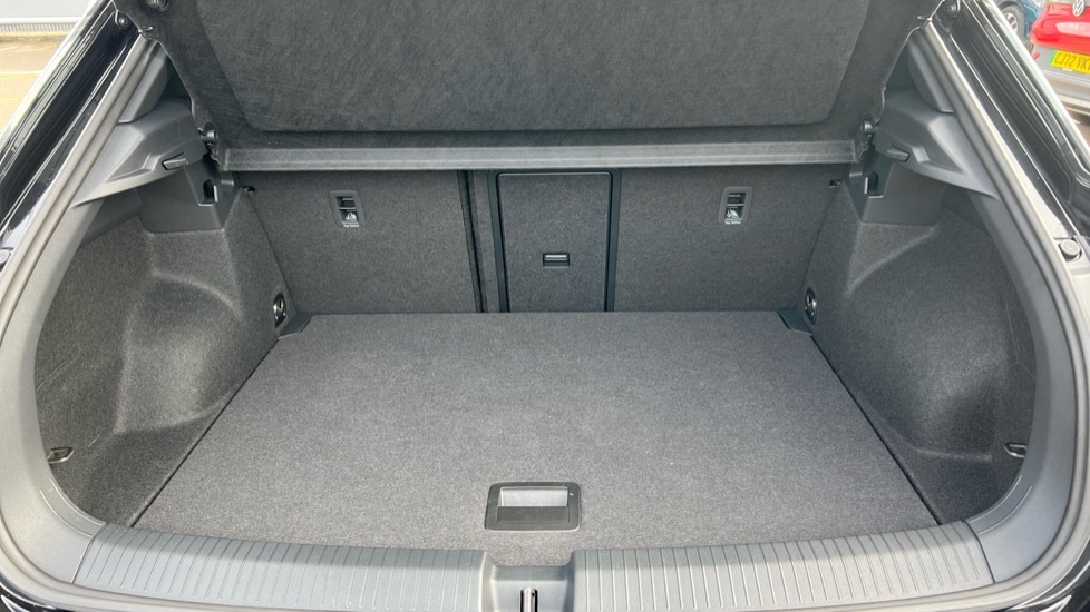 Used Volkswagen T-Roc 2025 for sale - 76328365: Photo 16