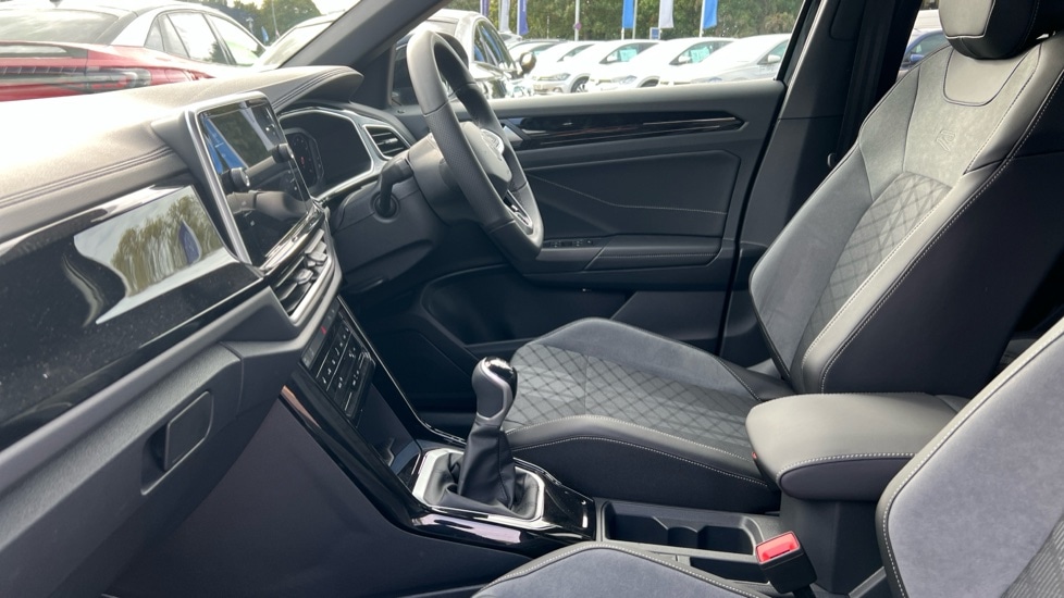 Used Volkswagen T-Roc 2025 for sale - 76328365: Photo 28
