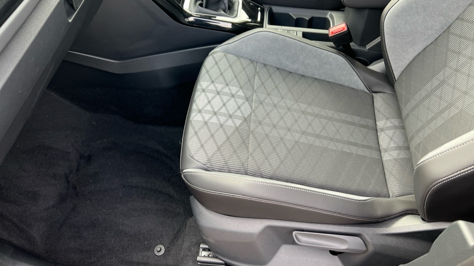Used Volkswagen T-Roc 2025 for sale - 76328365: Photo 39
