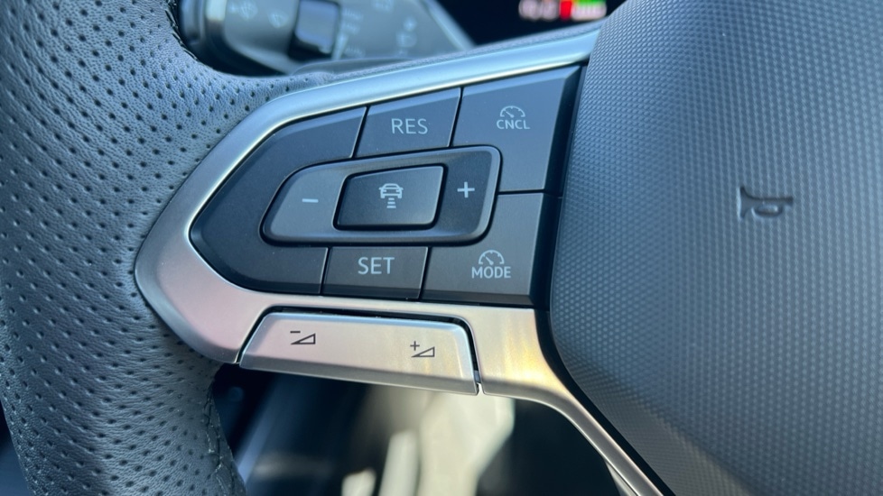 Used Volkswagen Passat 2025 for sale - 76868549: Photo 23